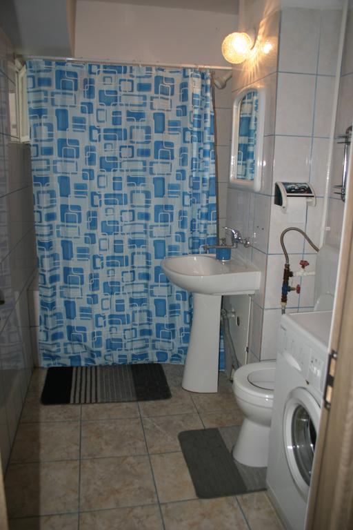 Appartamento Salonul Rosu Bacău Esterno foto