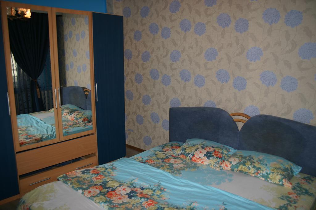 Appartamento Salonul Rosu Bacău Esterno foto