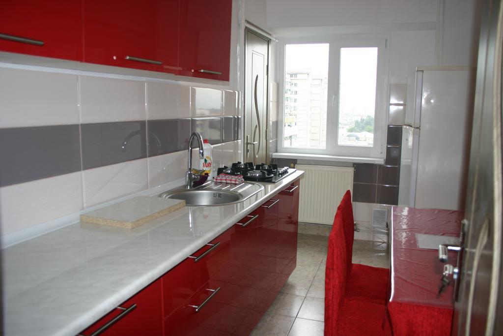 Appartamento Salonul Rosu Bacău Esterno foto