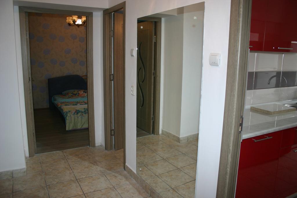 Appartamento Salonul Rosu Bacău Esterno foto